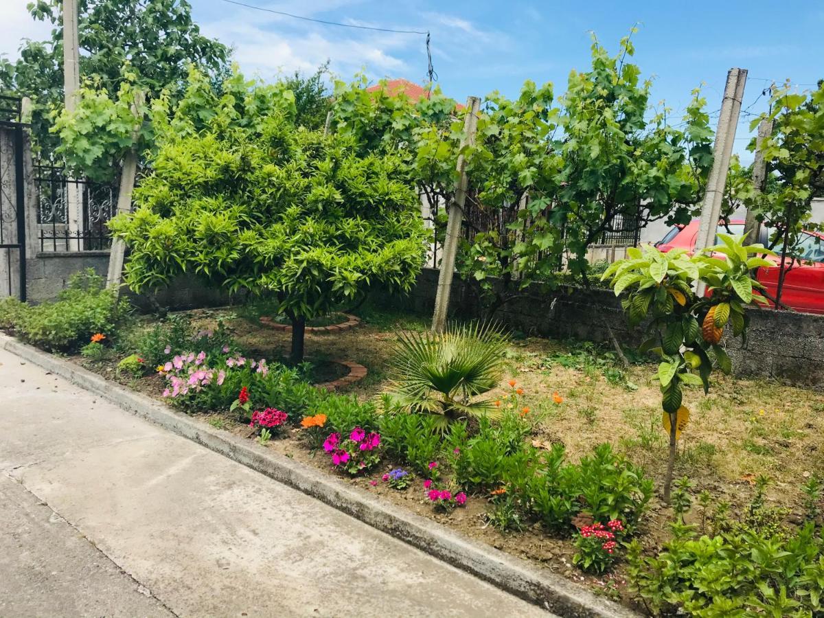 Villa Ajla Durres Bagian luar foto
